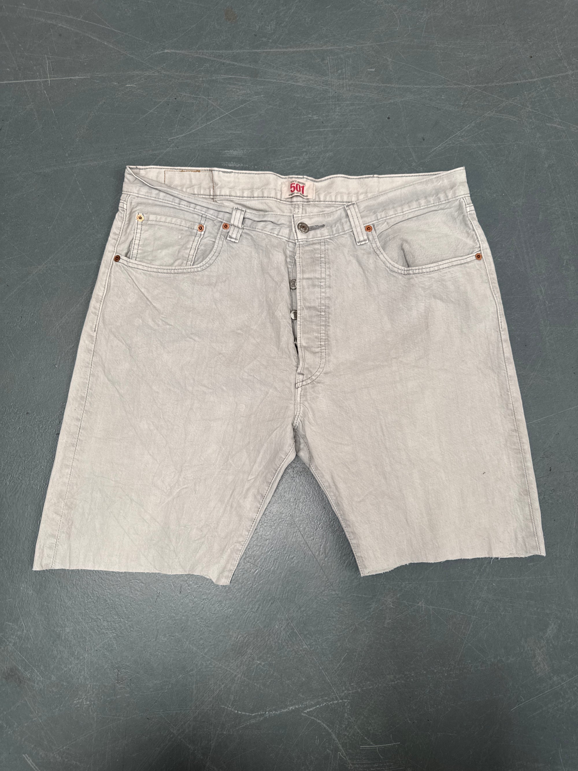 Vintage Levis Cut Off Denim Shorts - 90s Made - W 36 - SH955