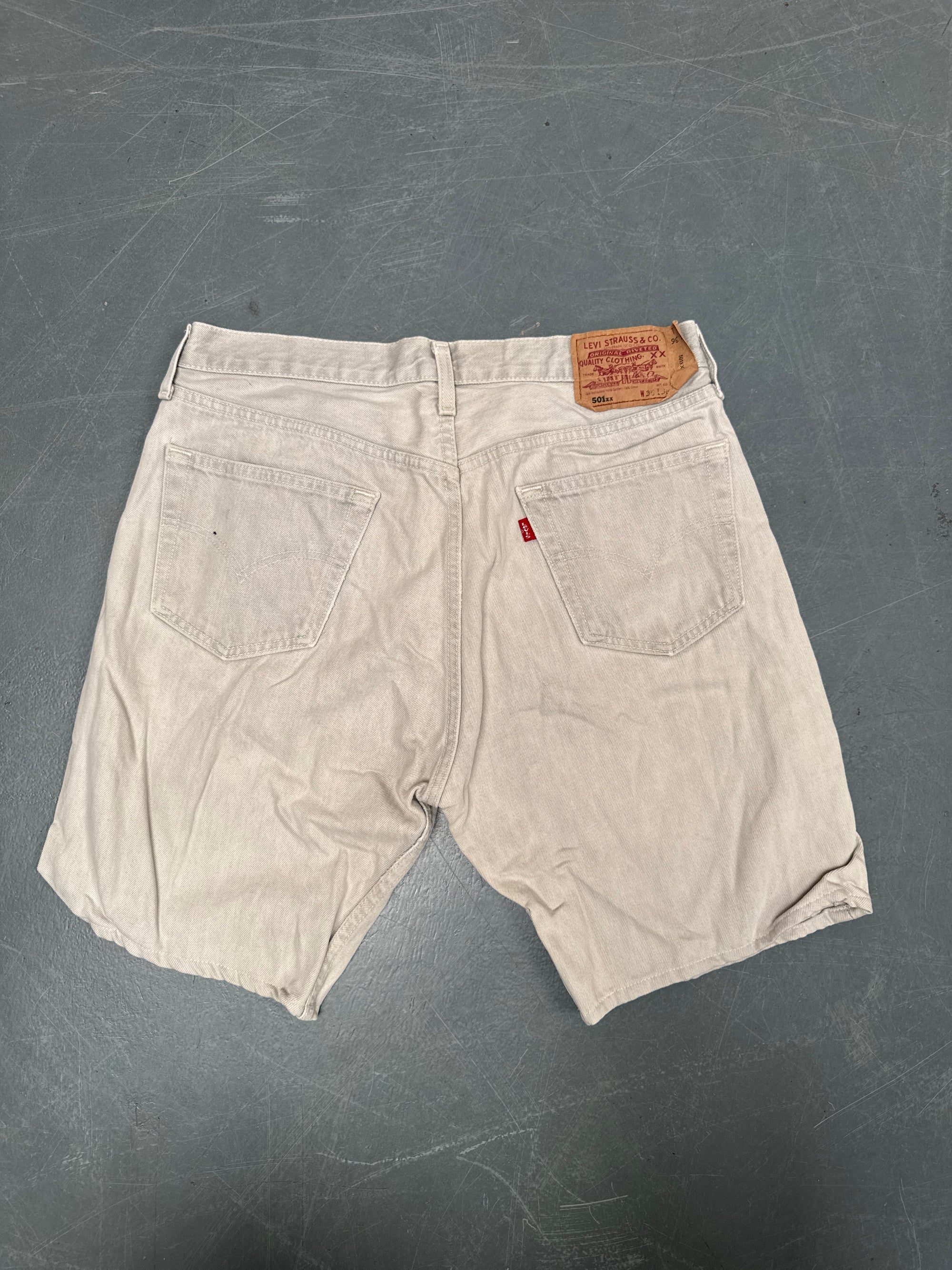 Vintage Levis Cut Off Denim Shorts - 90s Made - W 32 - SH956