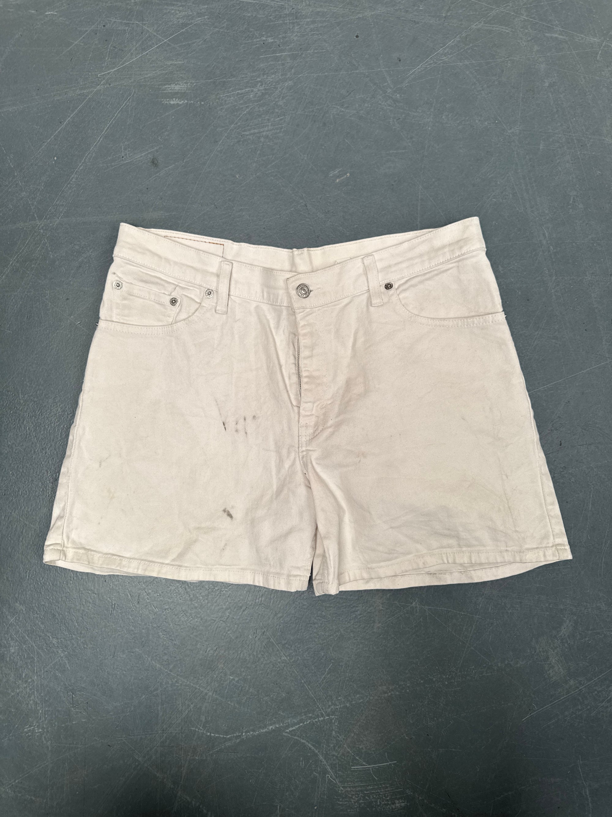 Vintage Levis Cut Off Denim Shorts - 90s Made - W 33 - SH962