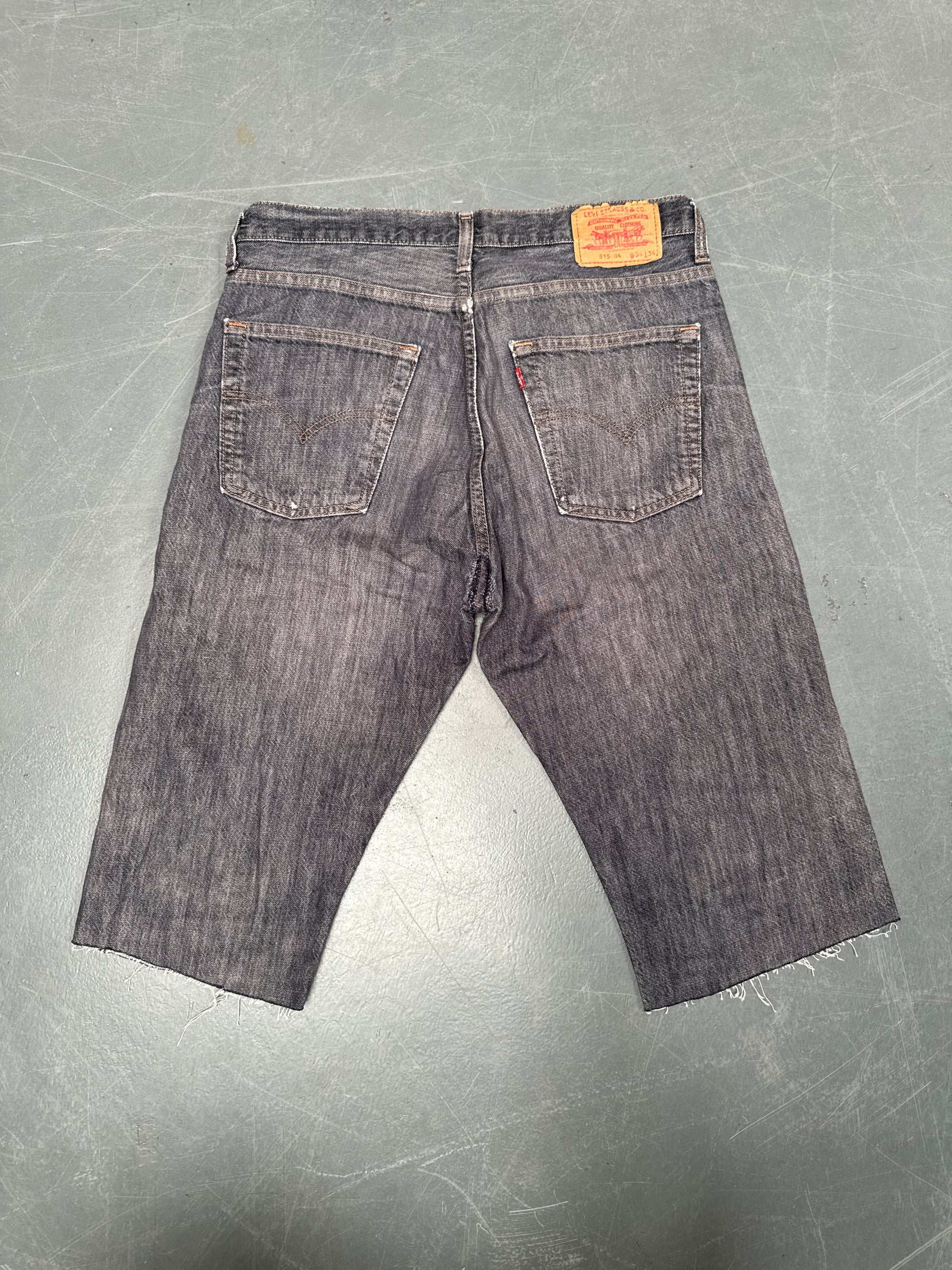 Vintage Levis Cut Off Denim Shorts - 90s Made - W 34 - SH968
