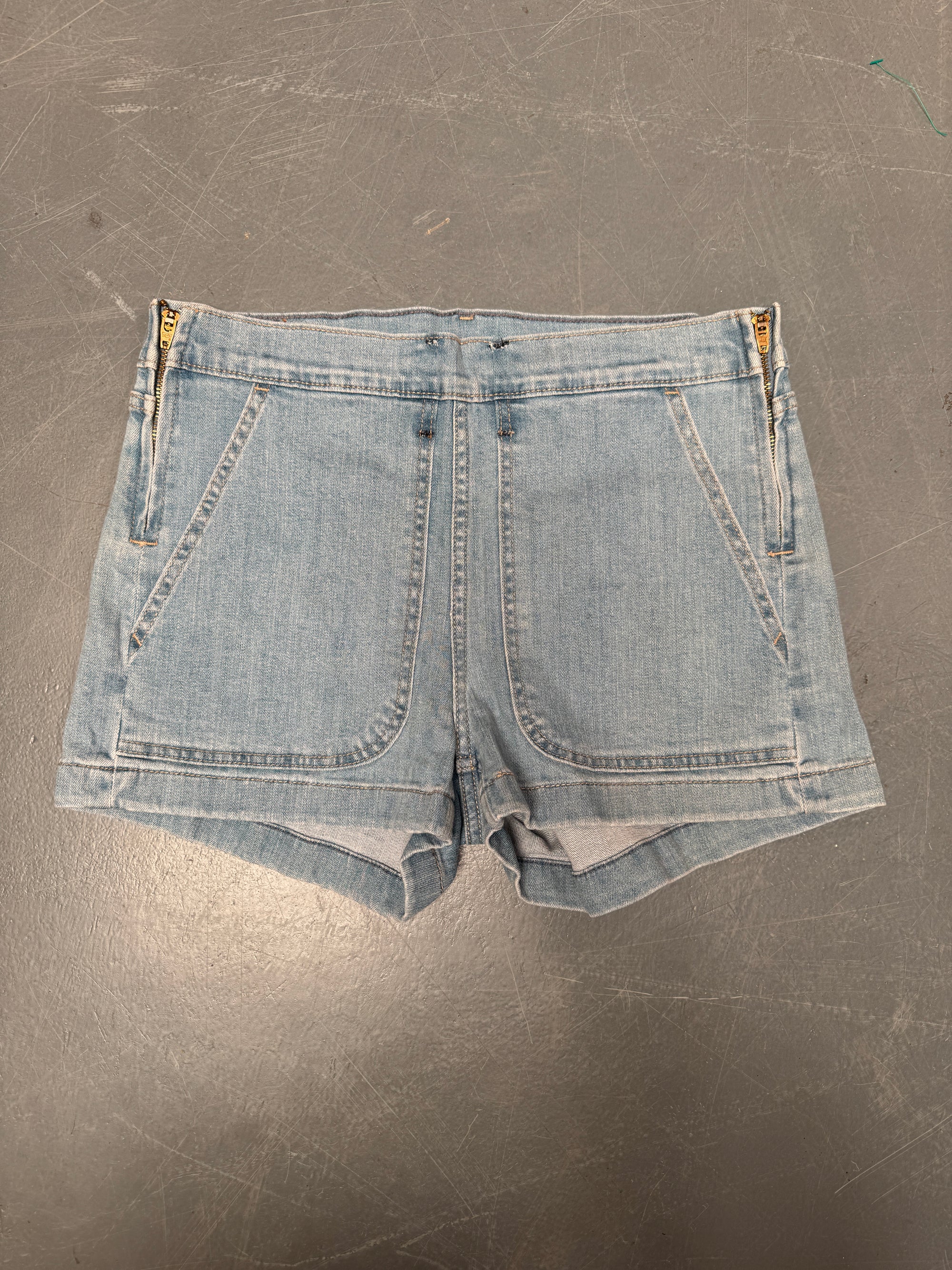 Vintage Levis Cut Off Denim Shorts - 90s Made - W 30 - SH971