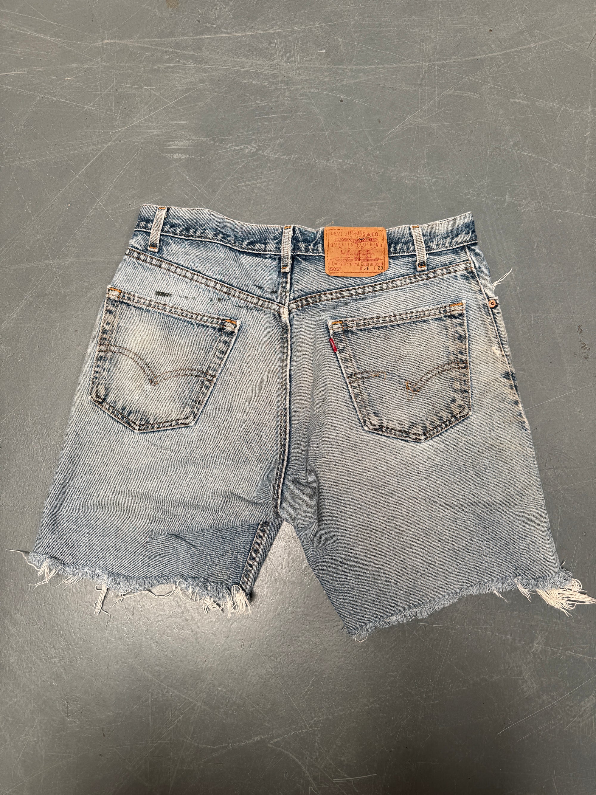 Vintage Levis Cut Off Denim Shorts - 90s Made - W 34 - SH973