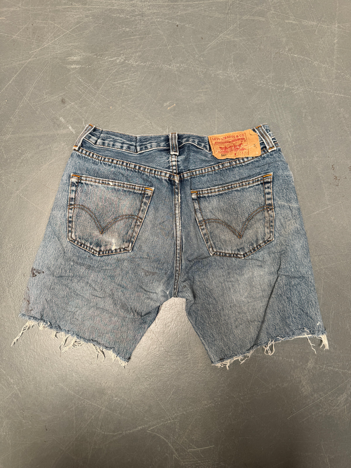 Vintage Levis Cut Off Denim Shorts - 90s Made - W 32 - SH977