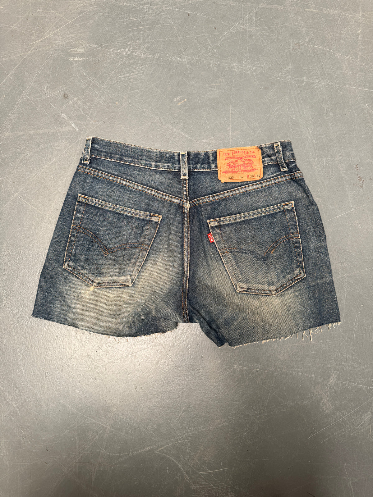 Vintage Levis Cut Off Denim Shorts - 90s Made - W 30 - SH982