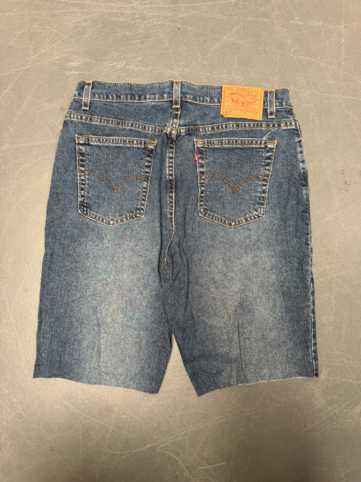 Vintage Levis Cut Off Denim Shorts - 90s Made - W 32 - SH988