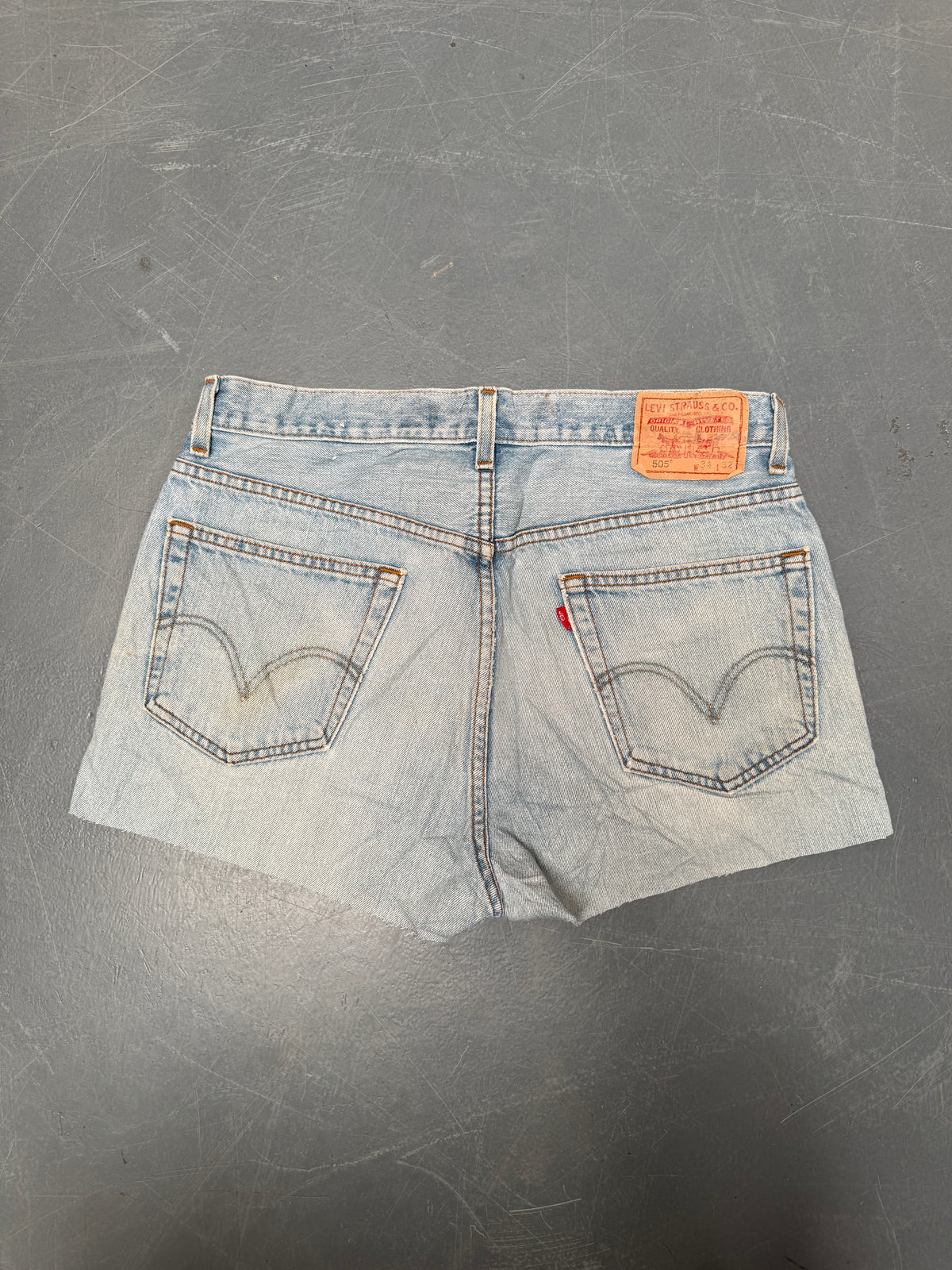 Vintage Levis Cut Off Denim Shorts - 90s Made - W 32 - SH993