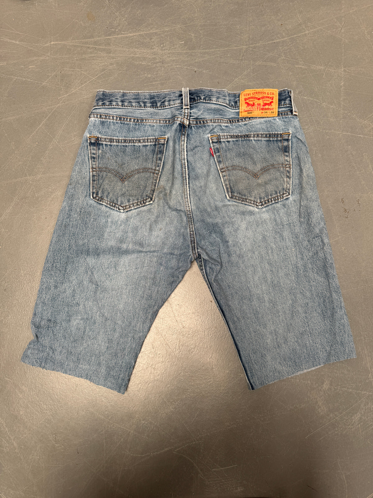 Vintage Levis Cut Off Denim Shorts - 90s Made - W 33 - SH994