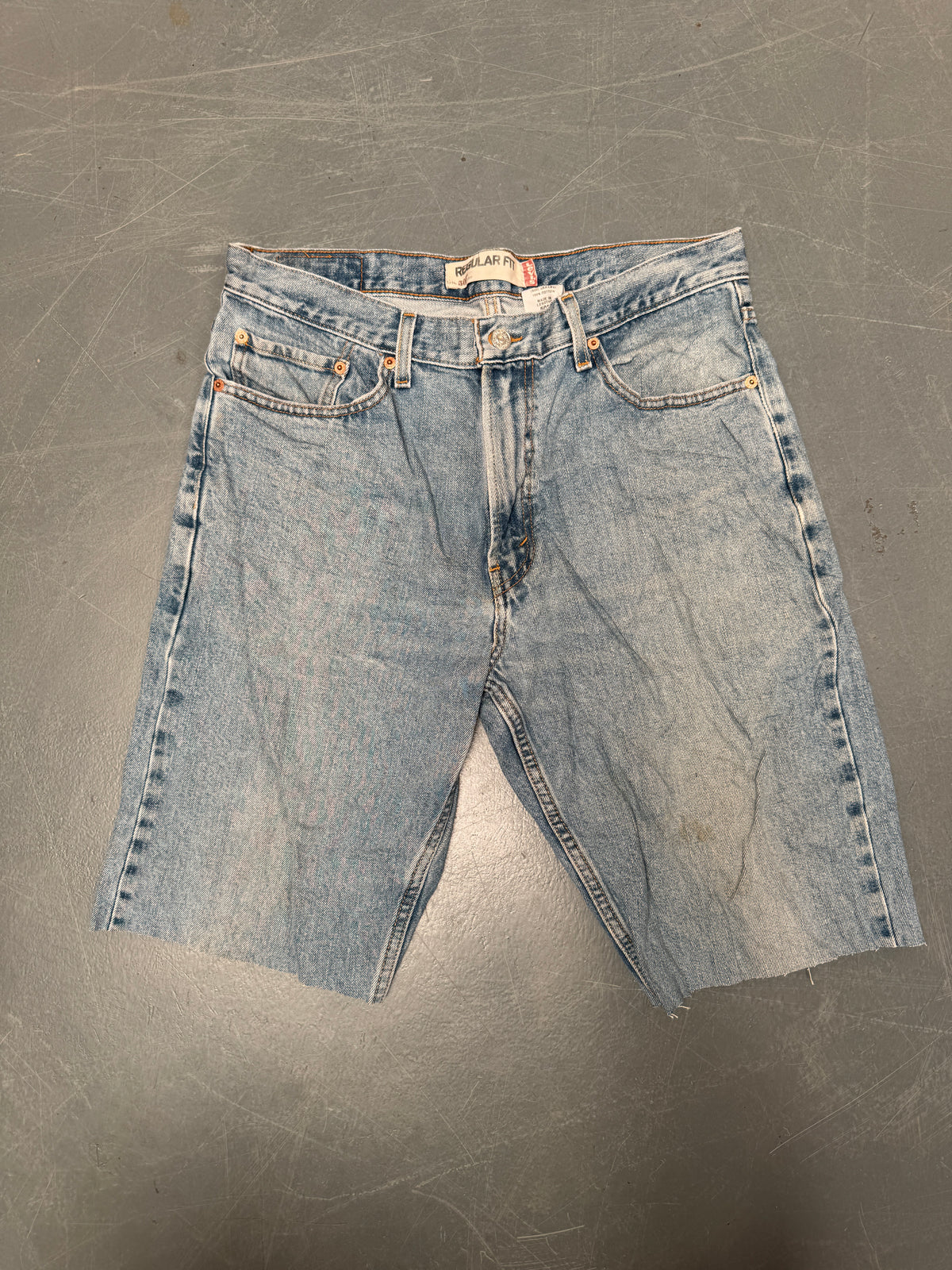Vintage Levis Cut Off Denim Shorts - 90s Made - W 32 - SH996
