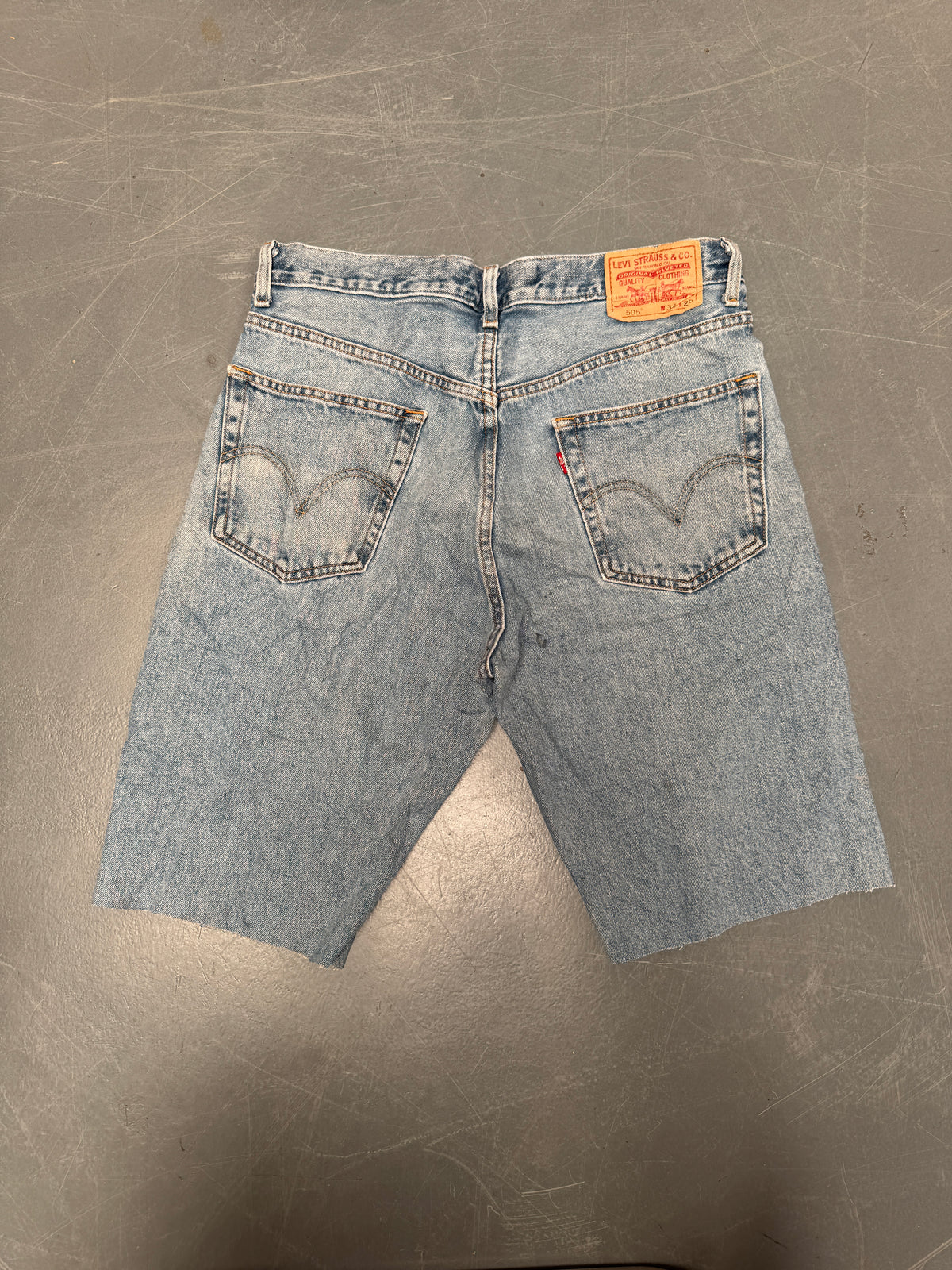 Vintage Levis Cut Off Denim Shorts - 90s Made - W 32 - SH996