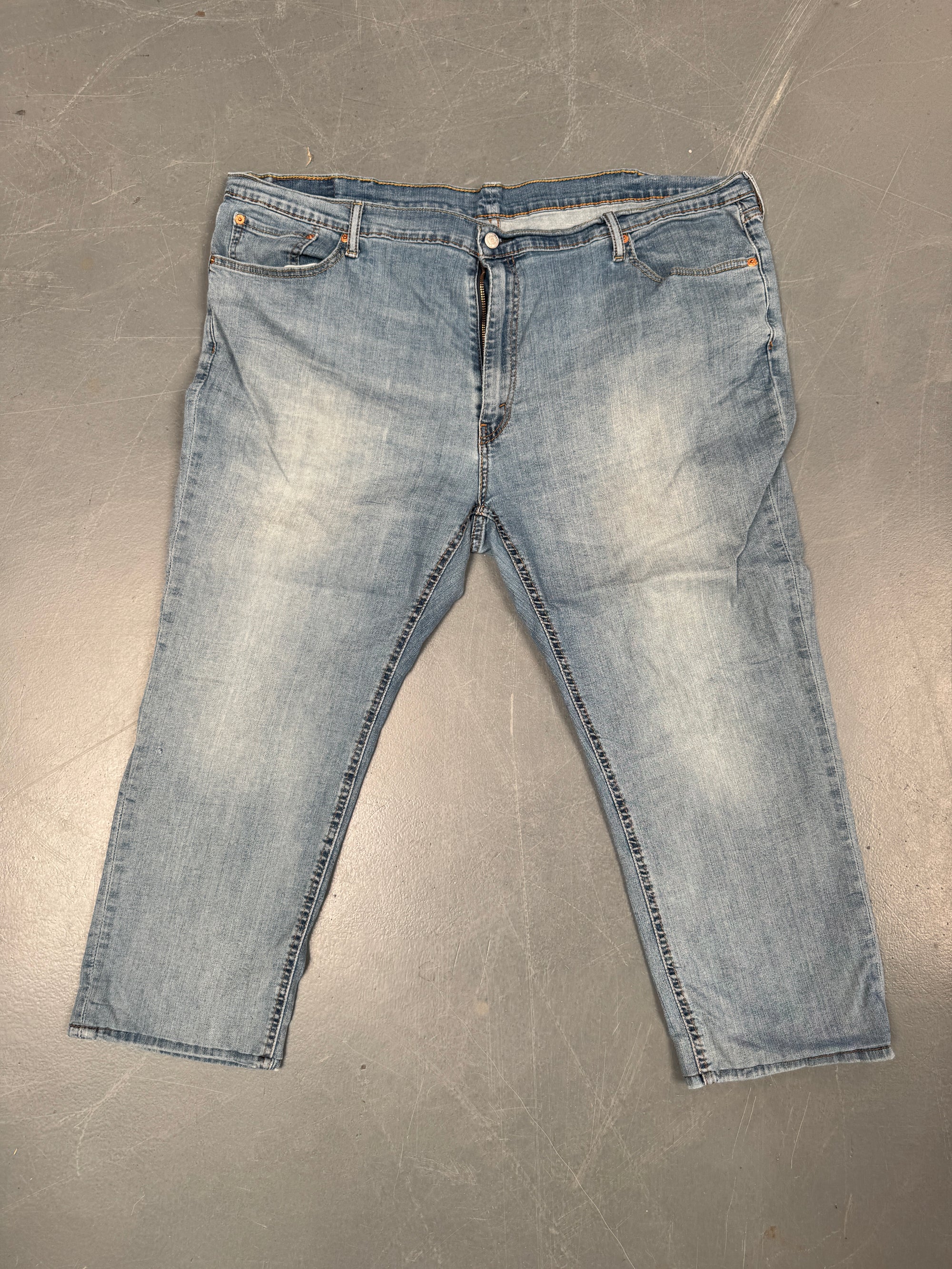 Mens Levis 541 Athletic Fit Vintage Jean - W 46 L 25 - SS180