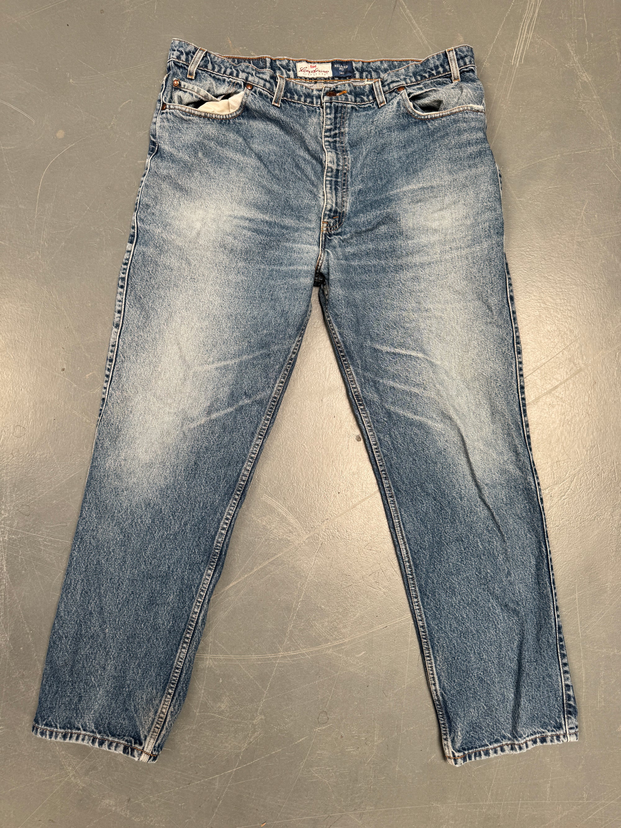 Mens Levis 540 Relaxed Fit Vintage Jean - W 40 L 30