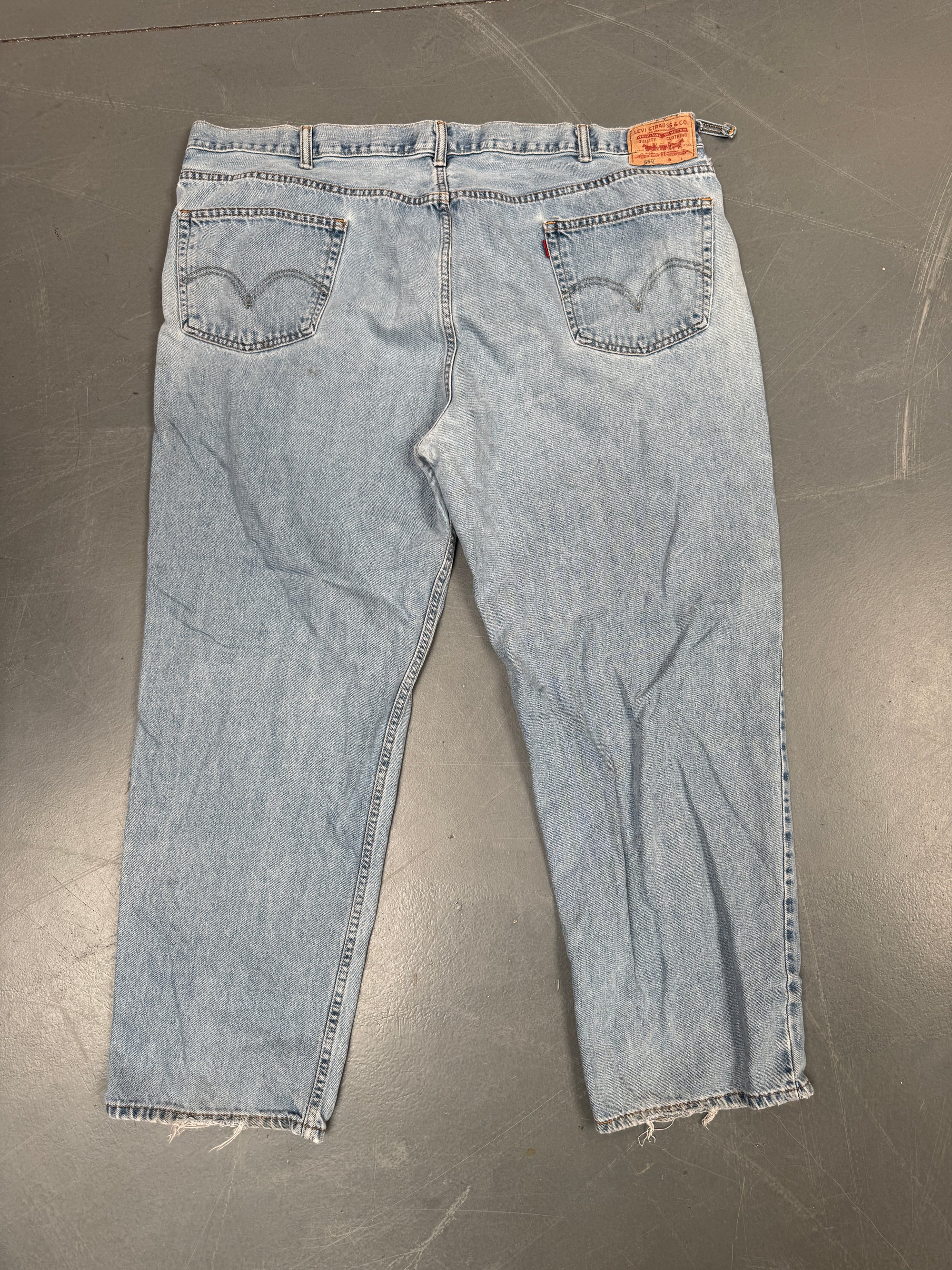 Mens Levis 550 Relaxed Fit Vintage Jean - W 48 L 30